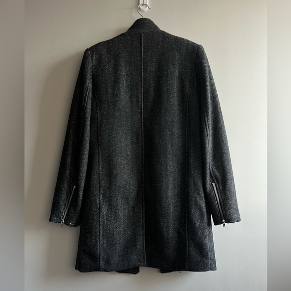 H&M Wool-Blend Coat with Stand-up Collar - Picture 2 of 3